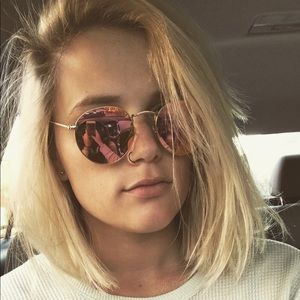 Meet your Posher, Sydney